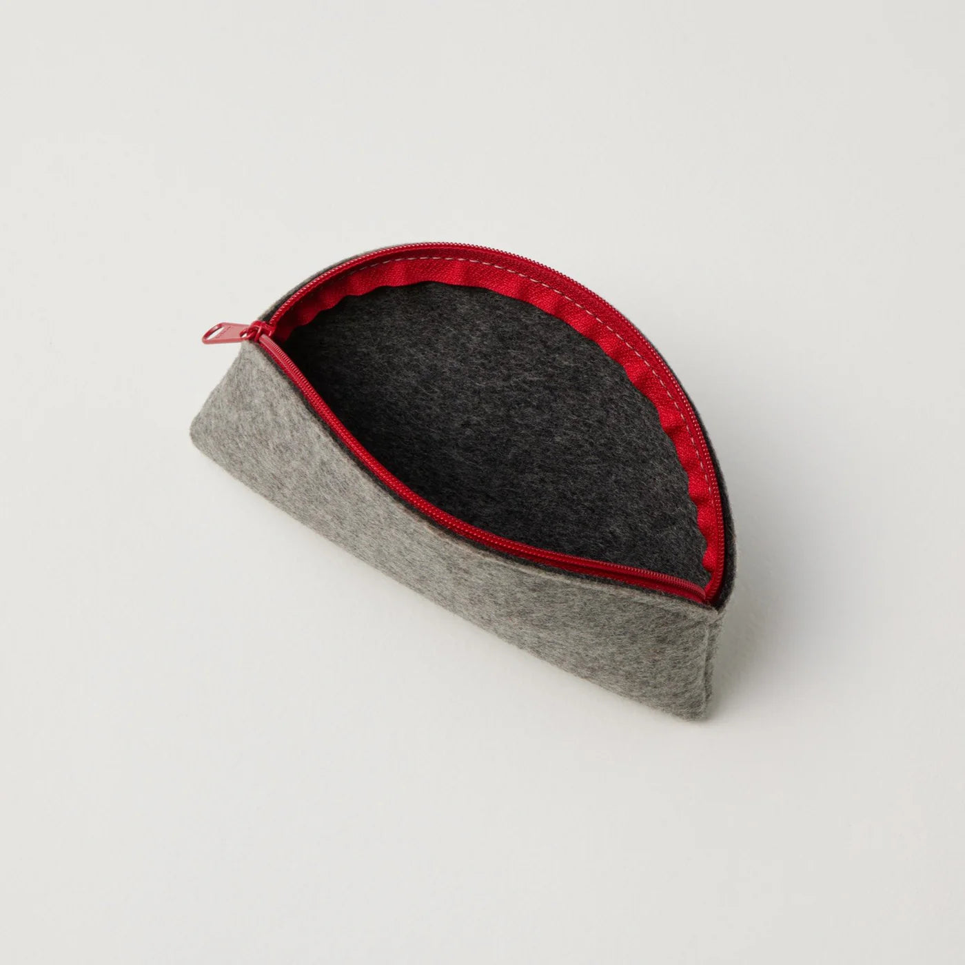 Multi Tone Curved Half Moon Zipper Storage Bag with Contrast Zipper, Light Small Cosmetic Pouch for Daily Outfit Collocation