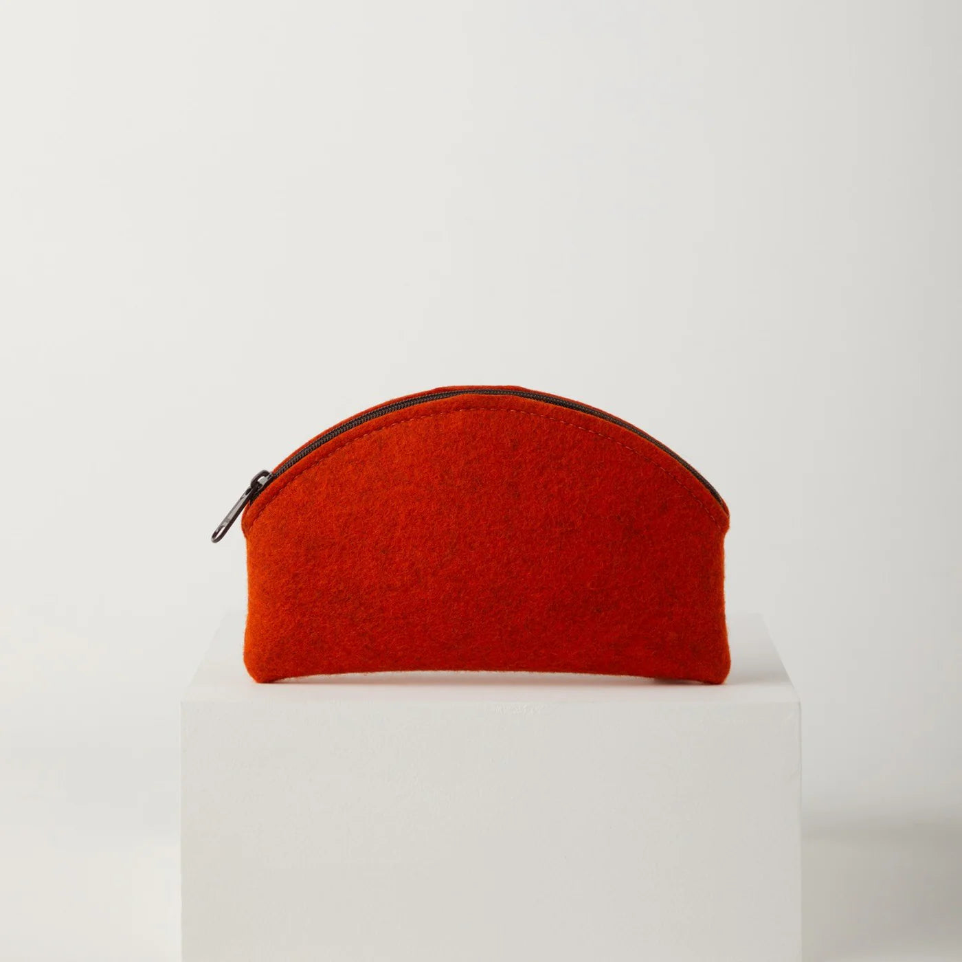 Multi Tone Curved Half Moon Zipper Storage Bag with Contrast Zipper, Light Small Cosmetic Pouch for Daily Outfit Collocation