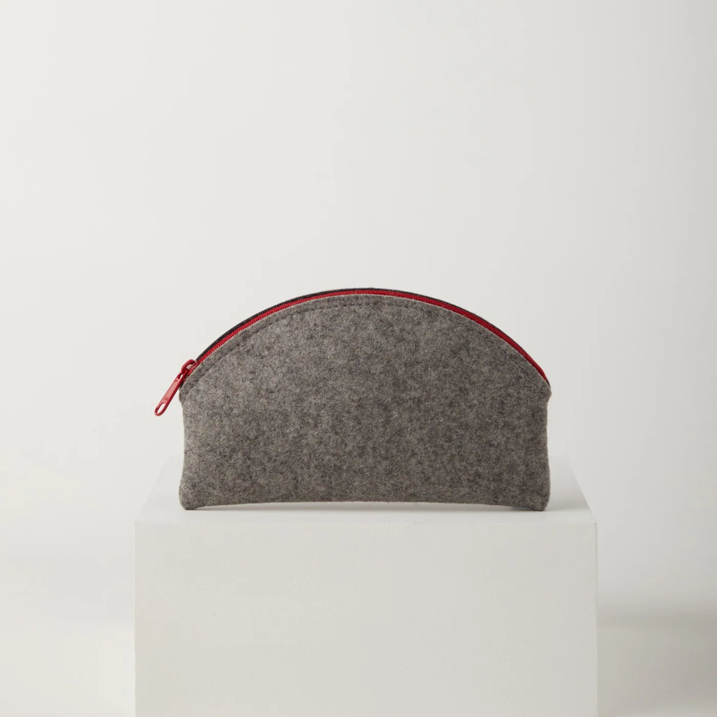 Multi Tone Curved Half Moon Zipper Storage Bag with Contrast Zipper, Light Small Cosmetic Pouch for Daily Outfit Collocation