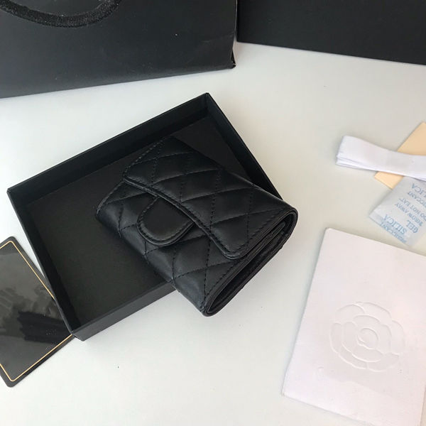 Black Grid Quilted Mini Tri-Fold Card Wallet with Metal Snap Button, Pocket-Sized Flap Purse for Daily Outfit Matching
